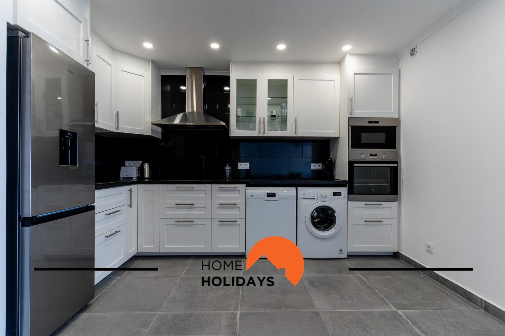 #016 T2 Windmill By Holidays Apartment *