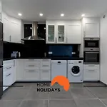 #016 T2 Windmill By Home Holidays